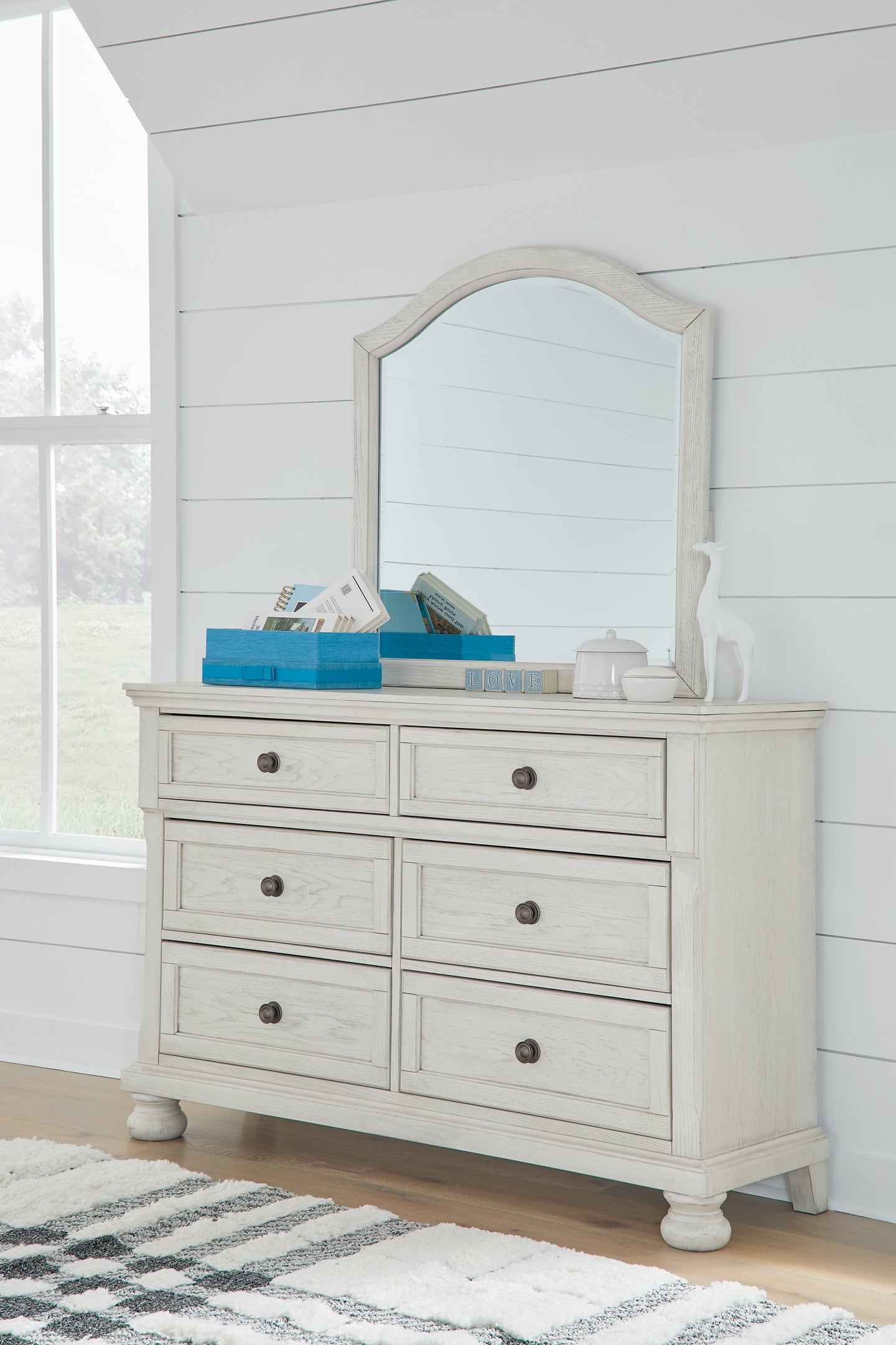 Bedroom > Dresser & Mirror