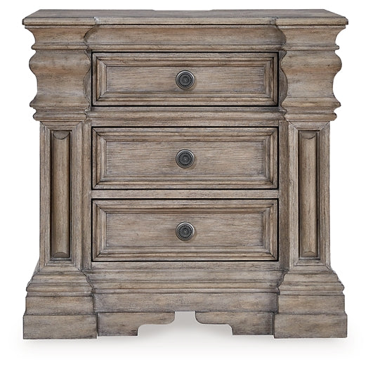 Blairhurst California King Panel Bed with Mirrored Dresser, Chest and 2 Nightstands
